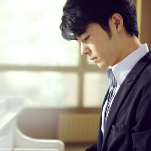 黑丝美女被肏膏潮
